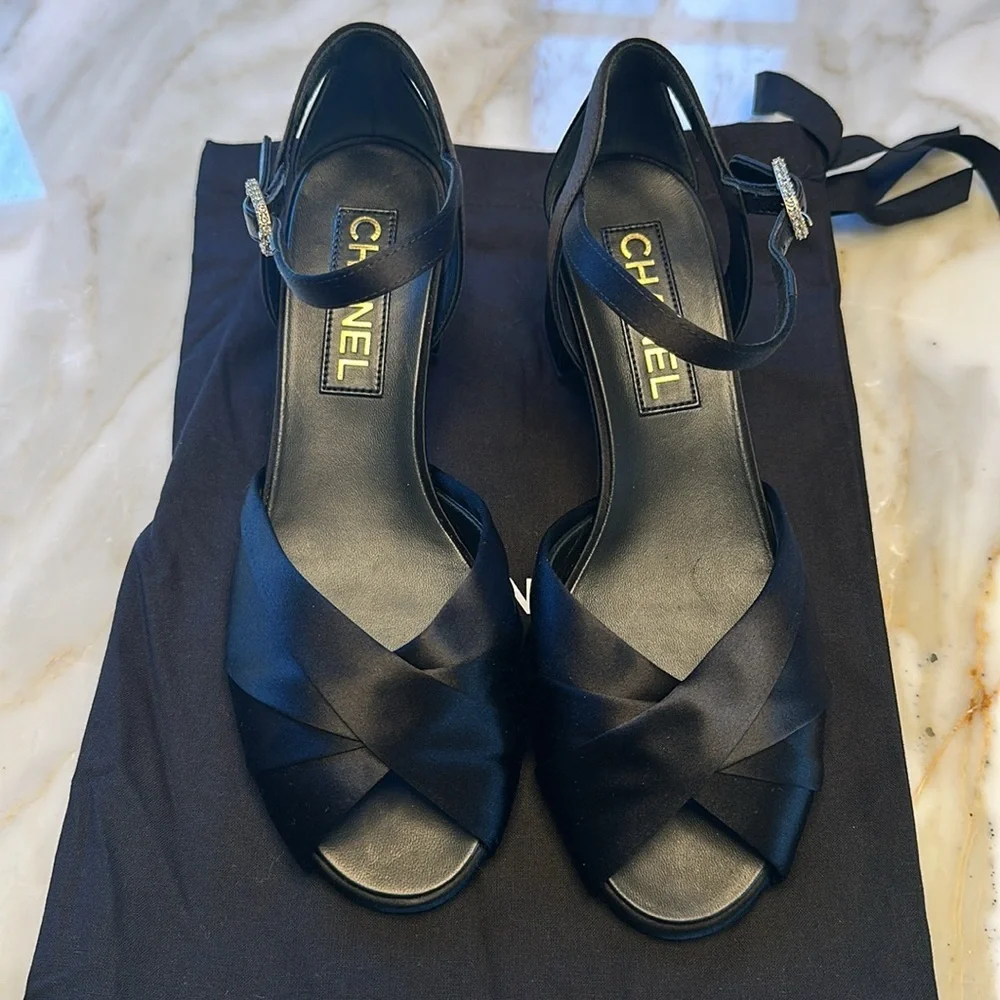 CHANEL open toe